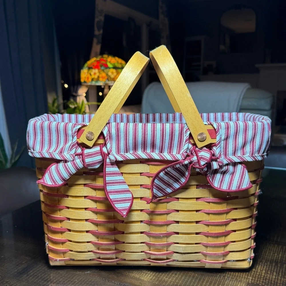 Longaberger 1998 Sweetheart Red Cherished Memories Basket &Cloth Liner Protector - Picture 3 of 13